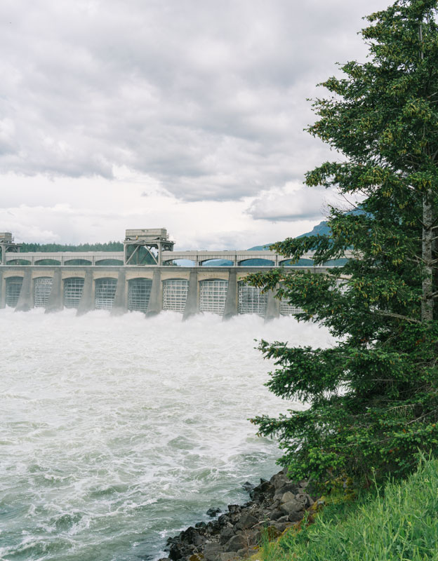 Image of Bonneville Dam.